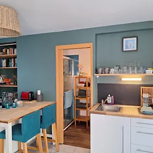Roulotte O Bien-etre Massage Sejour Bien-etre En Insolite Roulotte Karantez Ou En Melon Ou Yock A 800 M Des Plages Maison D'hote Drogou Porspoder